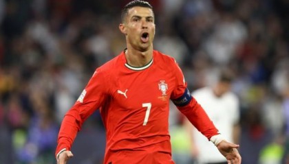 C罗超越梅西！成为世预赛历史射手榜第二，距离第一还差2球！